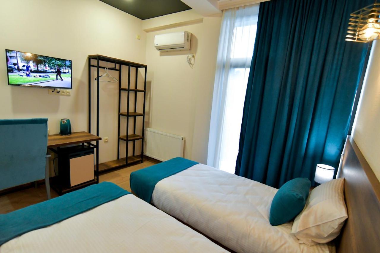 Hill Hotel Kutaisi Exteriör bild